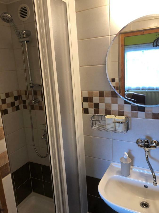 Chata Jezevec Hojsova Stráž Buitenkant foto