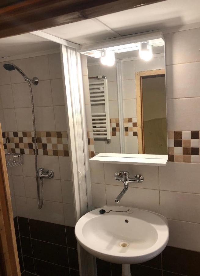 Chata Jezevec Hojsova Stráž Buitenkant foto